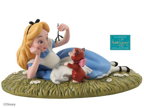 WDCC Disney Classics Alice in Wonderlandalice Yes Your Majesty - Signes Certificate Porcelain Figurine from The Disney Movie Alice in Wonderland