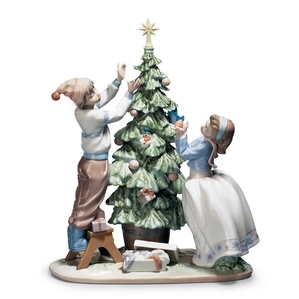 Lladro-Trimming The Tree