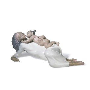 Lladro Black Legacy-KISSES FOR MOMMY