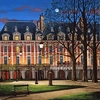 Liudmila Kondakova - Place Des Vosges - 100x100