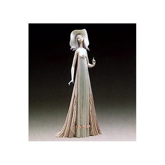 Lladro - The Debutante