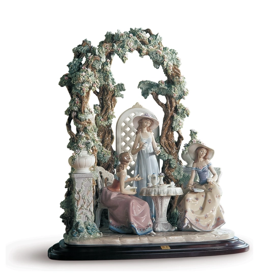 Lladro - Tea in The Garden