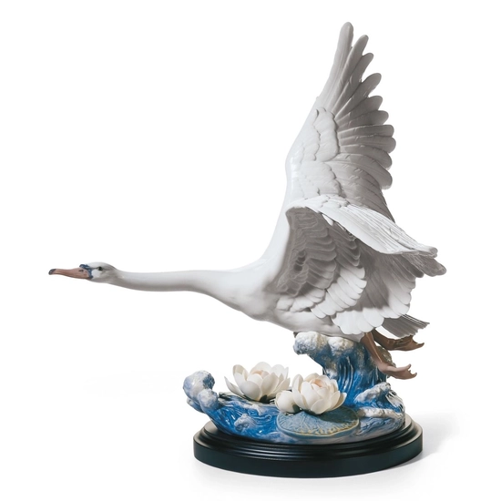 Lladro - Majestic Swan