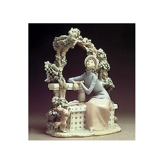 Lladro - Attentive Lady