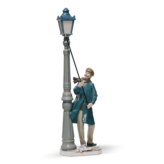 Lladro - Lamplighter