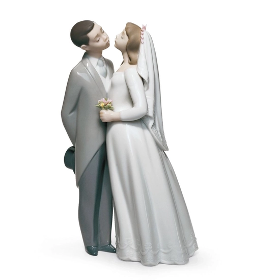 Lladro - A Kiss to Remember