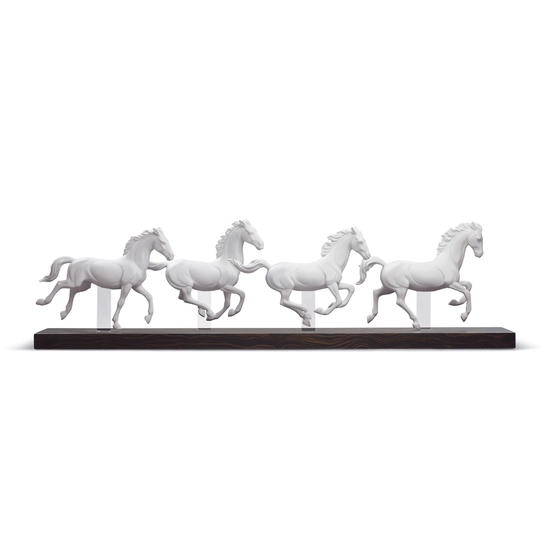 Lladro - GALLOPING HERD