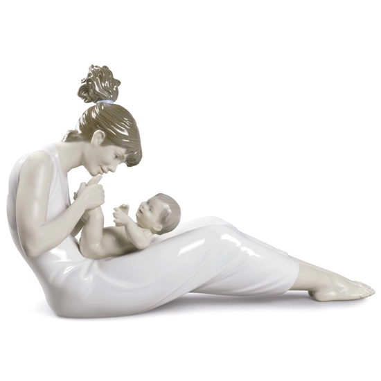 Lladro - Giggles with Mom