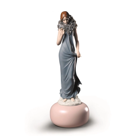 Lladro - Haute Allure Sophisticated Elegance Woman