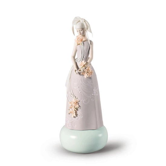 Lladro - Haute Allure Exclusive Model Woman