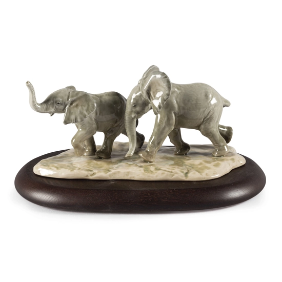 Lladro - Following The Path Elephants