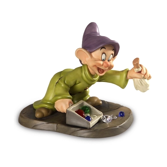 WDCC Disney Classics - Snow White Dopey We Pick Up Everything In Sight