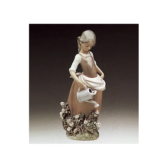 Lladro - Girl With Watering Can 1977-88