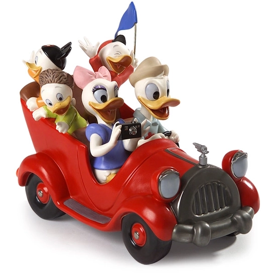 WDCC Disney Classics - Disneyland Park Donald, Daisy And Donald Nephews Family Vacation