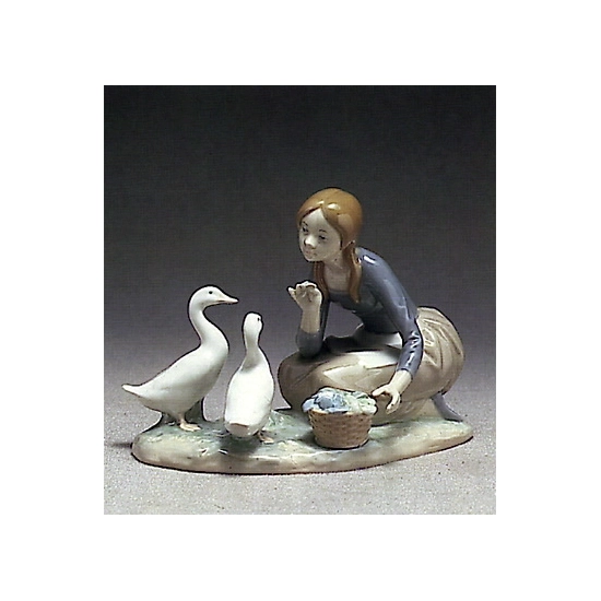 Lladro - Feeding The Ducks 1973-95