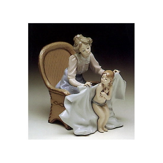 Lladro - Mommy It's Cold 1990-93