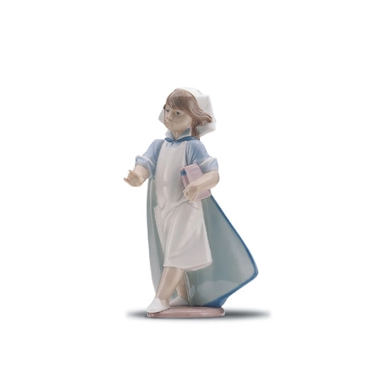 Lladro - Young Nurse 1996-01