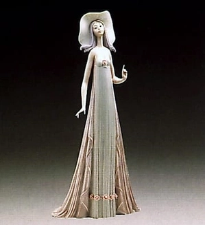 Lladro-The Debutante