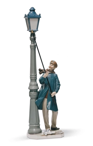 Lladro-Lamplighter