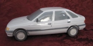 Lladro-1990 Ford Escort (Blue/Grey) 