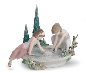 Lladro-PETALS IN THE POND