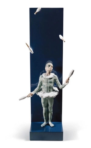 Lladro-JUGGLER WITH CLUBS