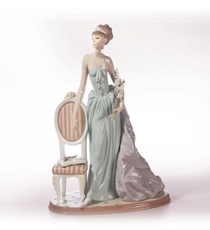 Lladro-A Lady Of Taste