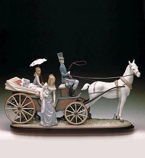 Lladro-The Landau Carriage