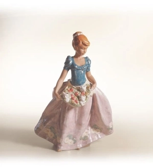 Lladro-An Apron Full Of Joy