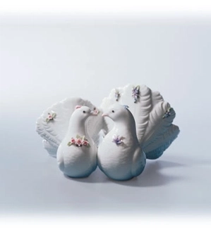 Lladro-Kissing Doves with Flowers