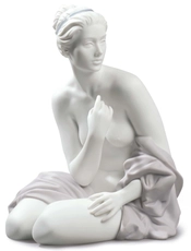 Lladro-SITTING BATHER