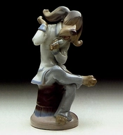 Lladro-Dog Singer 1971-78