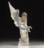 Lladro-Angel With Garland 1994-99