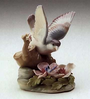 Lladro Fluttering Nightingale Porcelain Figurine