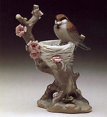 Lladro Bird in the Nest Porcelain Figurine