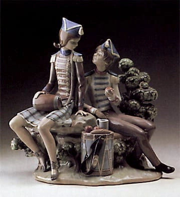Lladro Vivandiere and Soldier Porcelain Figurine