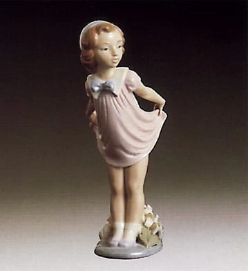Lladro Girl Bowing Porcelain Figurine