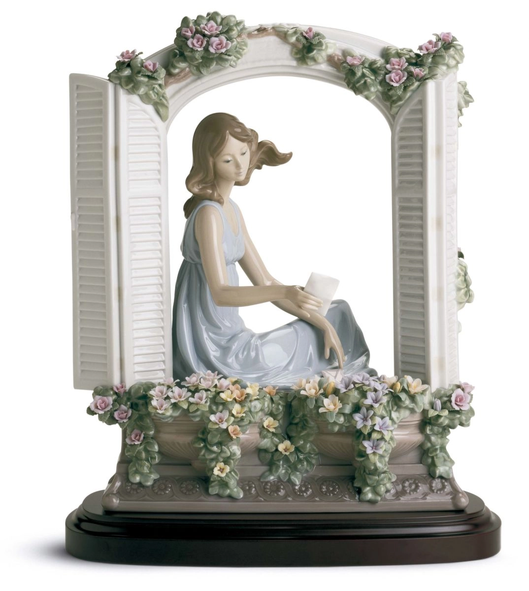 Lladro THINKING OF LOVE Porcelain Figurine