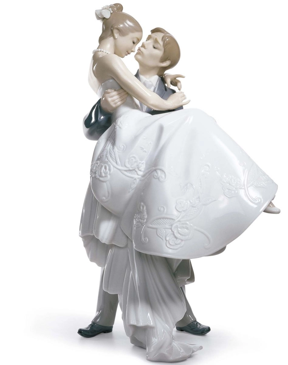 Lladro The Happiest Day Couple Porcelain Figurine