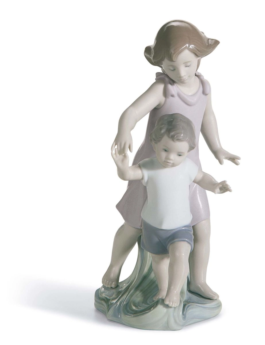 Lladro Let Me Help You Porcelain Figurine