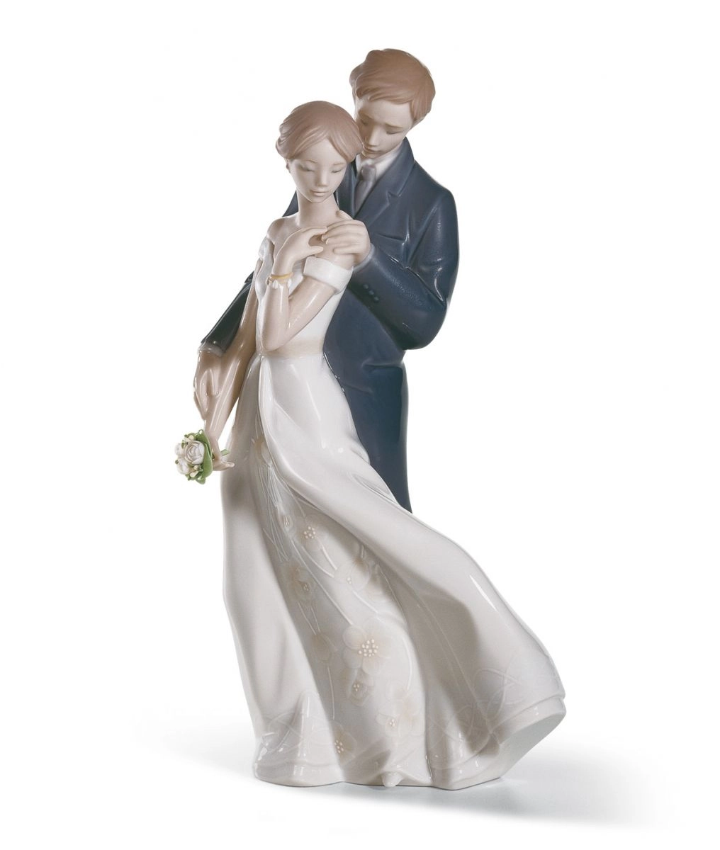 Lladro Everlasting Love Couple Porcelain Figurine