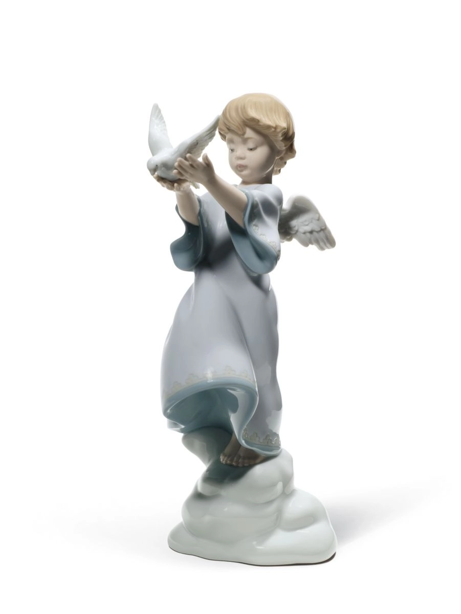 Lladro Peace on Earth Porcelain Figurine