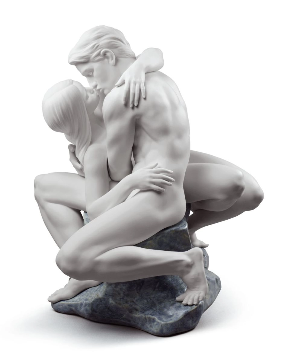 Lladro PASSIONATE KISS (WHITE) Porcelain Figurine
