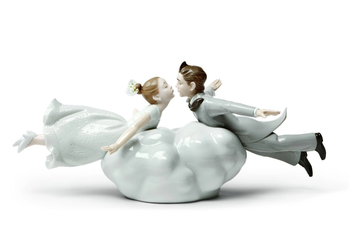 Lladro Wedding in the air Couple Porcelain Figurine