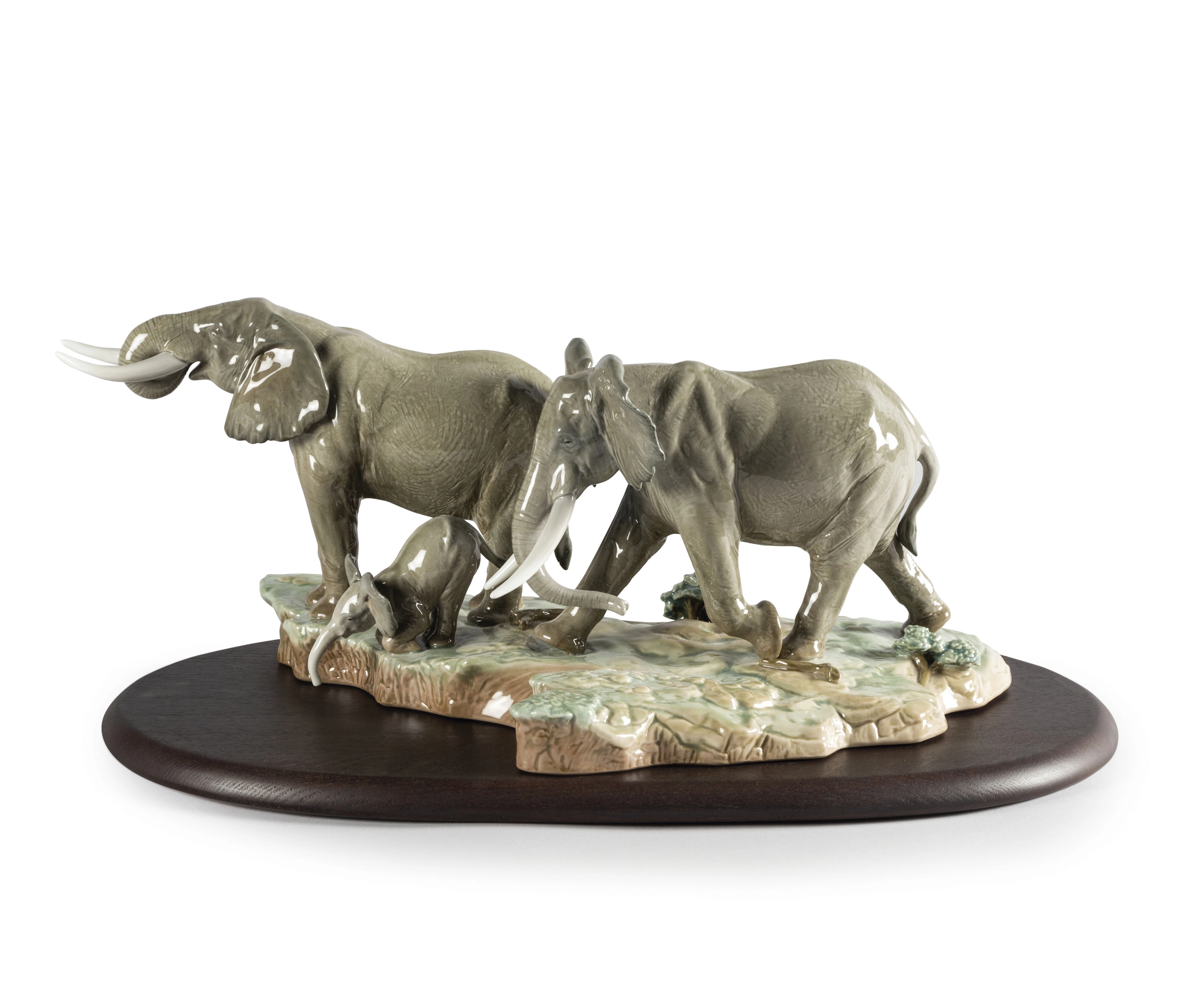 Lladro A Stop Along The Way Elephants Porcelain Figurine