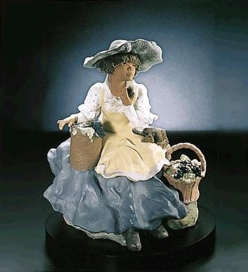 Lladro Fruitful Harvest Goyesca Porcelain Figurine