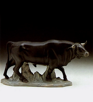 Lladro Bull With Head Up 1969-75 Porcelain Figurine