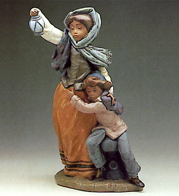 Lladro Waiting for Sailor 1983-85 Porcelain Figurine