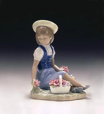 Lladro Picking Flowers 1974-98 Porcelain Figurine