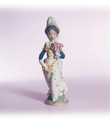 Lladro Valencian Lady Porcelain Figurine